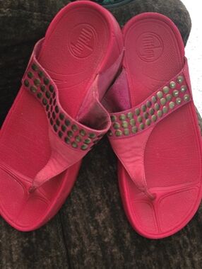 FitFlops Red Studded Women’s Thong Sandals